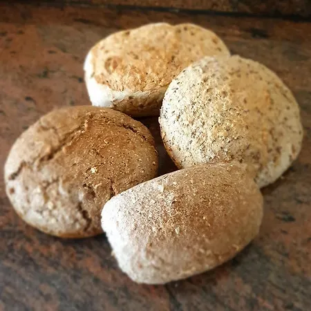 לינה וארוחת בוקר Margarita 3*