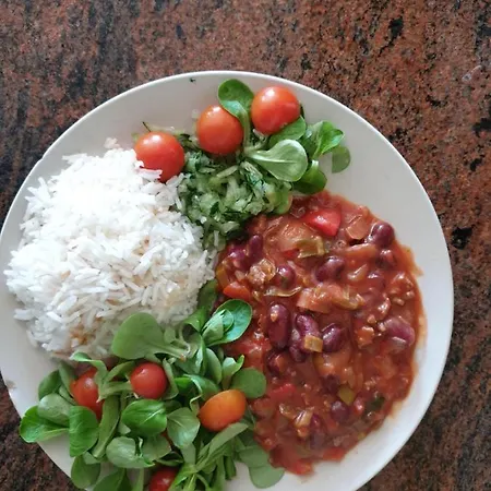 לינה וארוחת בוקר Margarita 3*